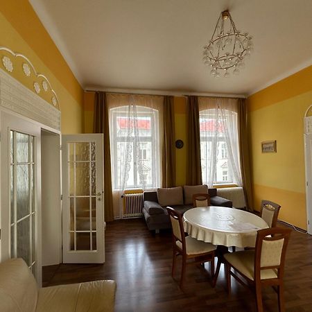 Schloss Ambras Mariánské Lázně Exteriör bild